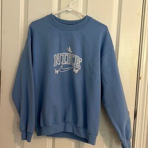 NIKE butterfly crewneck sweatshirt